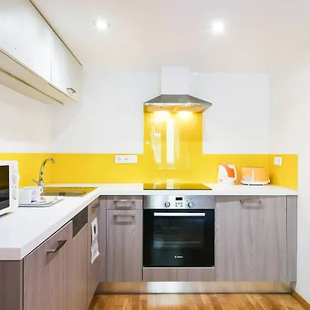 Apartamento & Colorful With Air Conditioning Budapeste