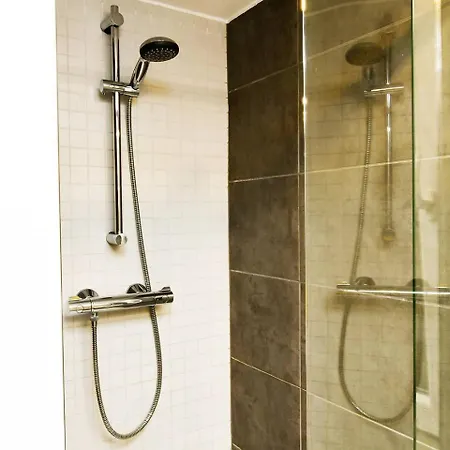 & Colorful With Air Conditioning * Budapeste